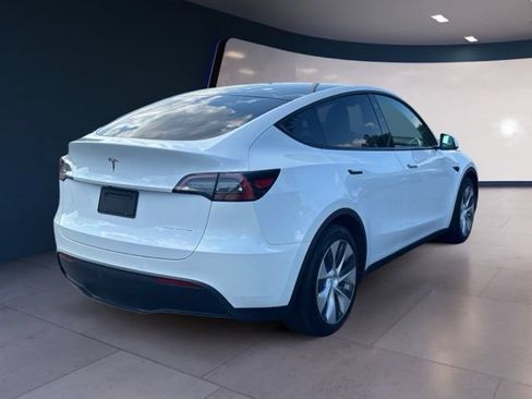 Used 2021 Tesla Model Y Long Range AWD/4WD image 5