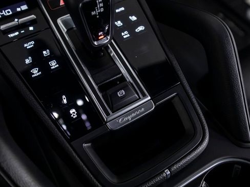 Used 2023 Porsche Cayenne Coupe AWD/4WD image 34