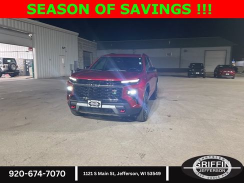 Used 2024 Chevrolet Traverse Z71 w/ Enhanced Driving Package image 5