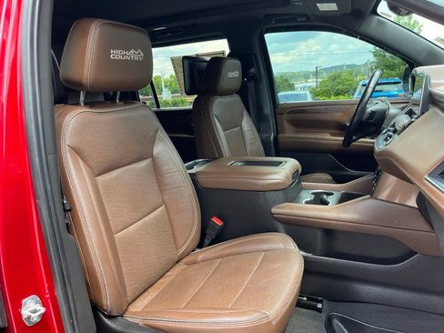 Used 2021 Chevrolet Suburban High Country AWD/4WD image 30