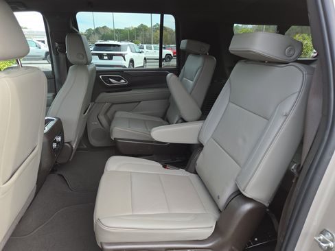 Used 2022 GMC Yukon XL SLT image 20