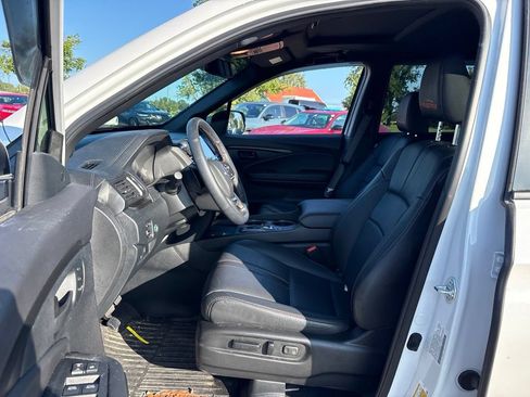Used 2024 Honda Passport TrailSport image 15
