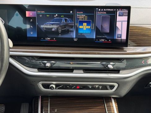 Used 2023 BMW X7 xDrive40i image 25