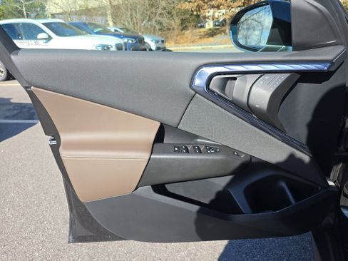 Used 2025 BMW X3 xDrive30i w/ Premium Package image 2