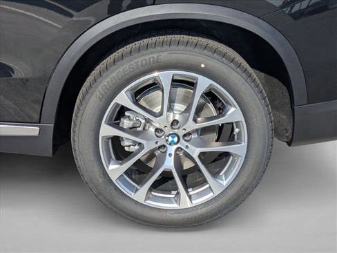 New 2026 BMW X5 xDrive40i w/ Premium Package image 10