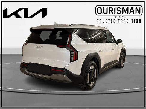 Certified 2024 Kia EV9 Wind AWD/4WD image 4