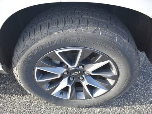 Used 2021 Chevrolet Tahoe Z71 w/ Z71 Signature Package image 13
