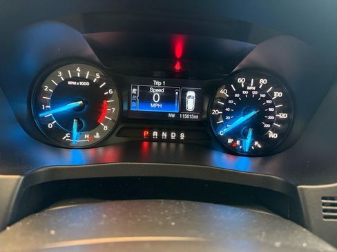 Used 2018 Ford Explorer XLT image 19