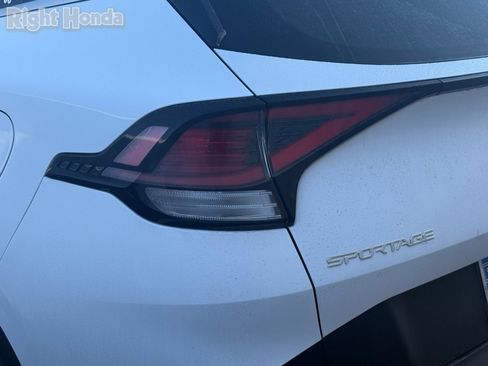 Used 2023 Kia Sportage EX image 9