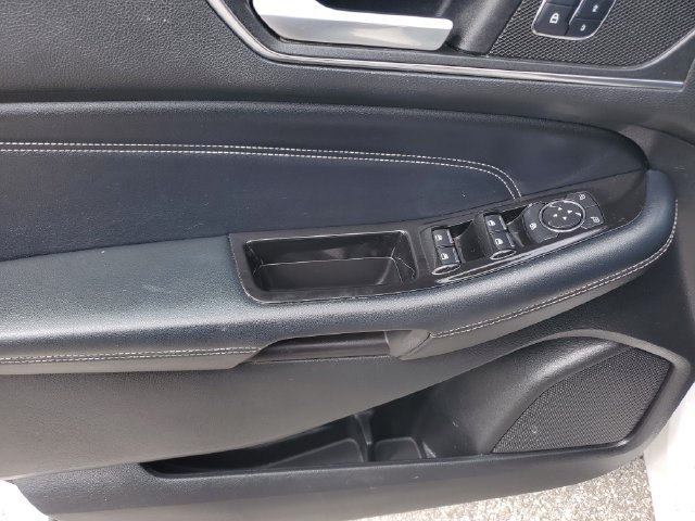 Used 2016 Ford Edge Titanium w/ Technology Package FWD image 20