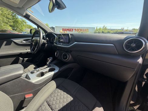 Used 2020 Chevrolet Blazer LT FWD image 32