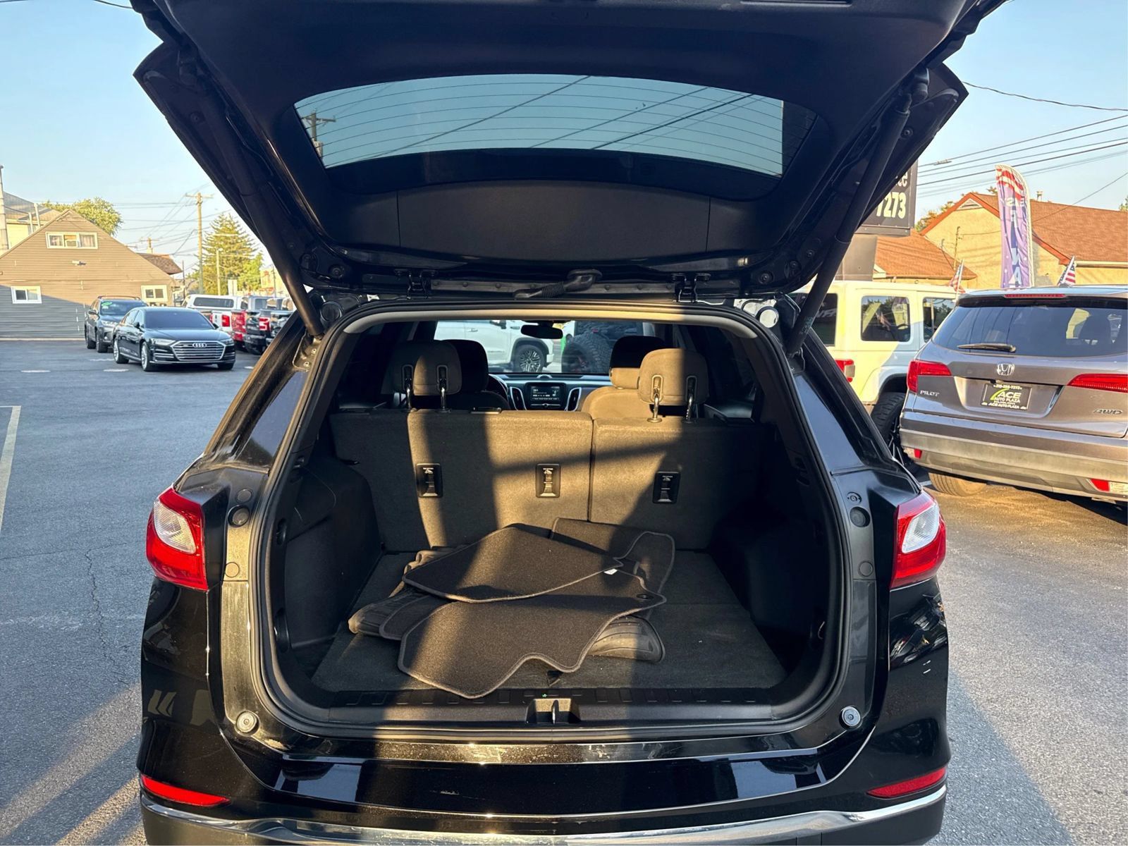 Used 2018 Chevrolet Equinox LT FWD image 13