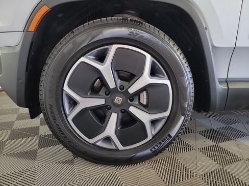 Used 2024 Rivian R1T Adventure Dual AWD/4WD image 9