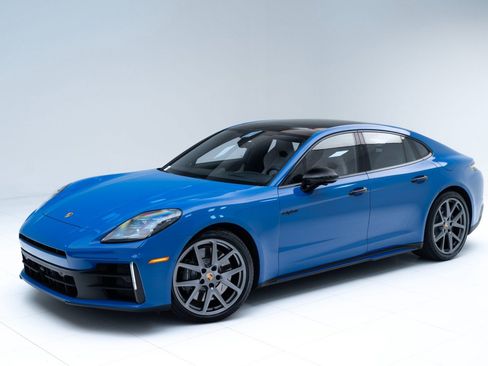 Used 2025 Porsche Panamera 4S image 1