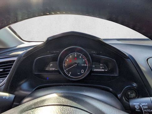 Used 2018 MAZDA MAZDA3 Grand Touring w/ Premium Equipment Package image 17