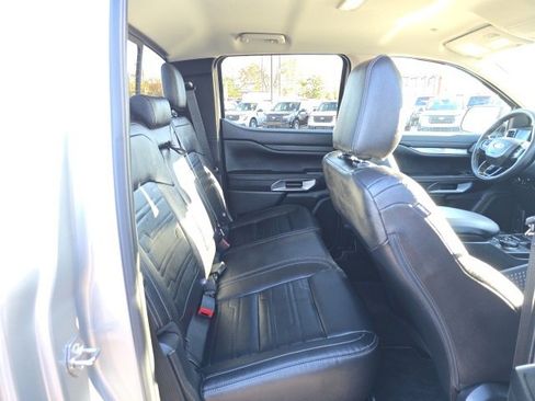 Used 2024 Ford Ranger Lariat w/ Advanced Towing Package image 18