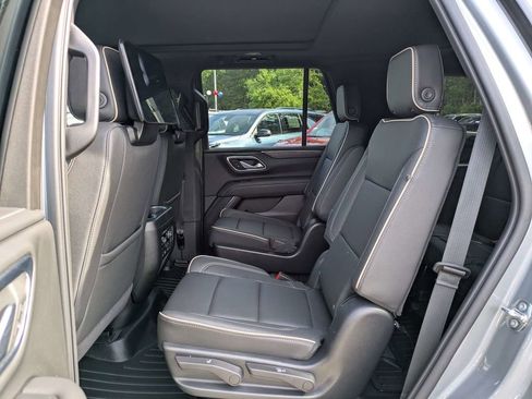 Used 2023 Chevrolet Tahoe Premier AWD/4WD image 15