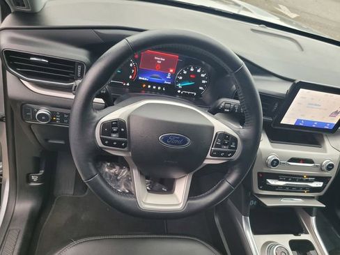 Certified 2022 Ford Explorer XLT w/ Equipment Group 202A image 30