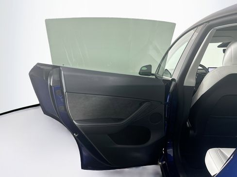 Used 2023 Tesla Model Y Long Range image 25
