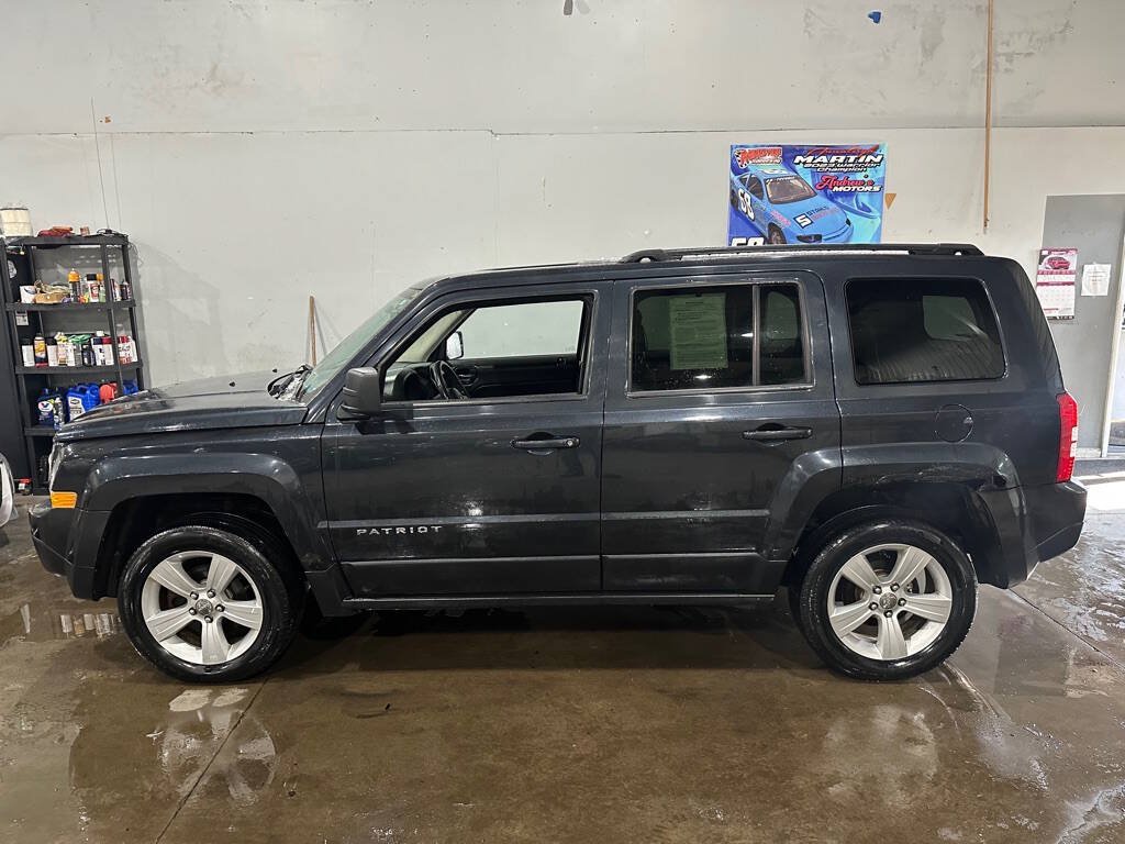 Used 2014 Jeep Patriot Latitude AWD/4WD image 2