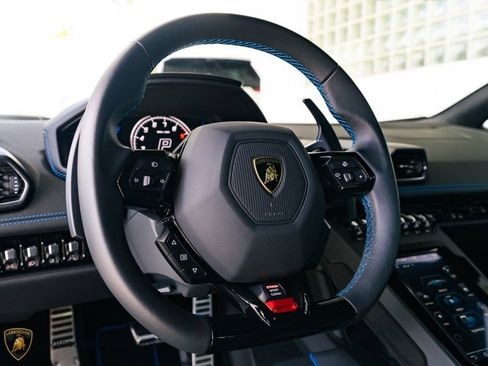 Used 2021 Lamborghini Huracan EVO image 22