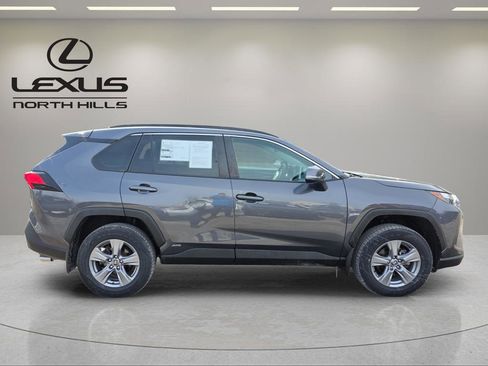 Used 2023 Toyota RAV4 XLE image 5