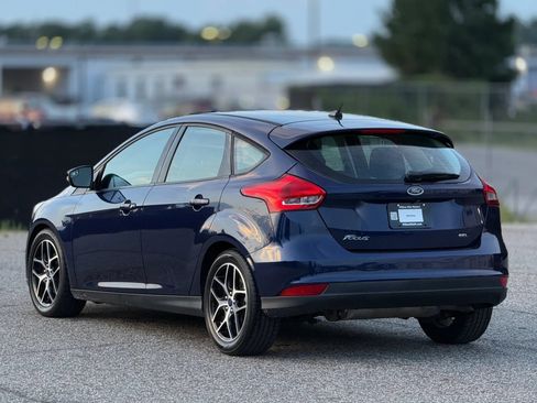 Used 2017 Ford Focus SEL w/ Cold Weather Package FWD image 10