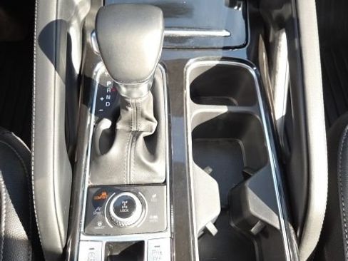 Used 2021 Kia Telluride EX w/ EX Premium Package AWD/4WD image 18
