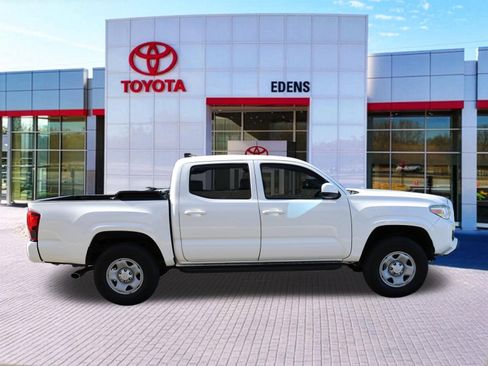 Used 2023 Toyota Tacoma SR AWD/4WD image 2