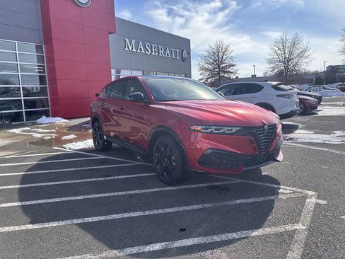 New 2026 Alfa Romeo Tonale Sprint w/ Red Premium Package image 4