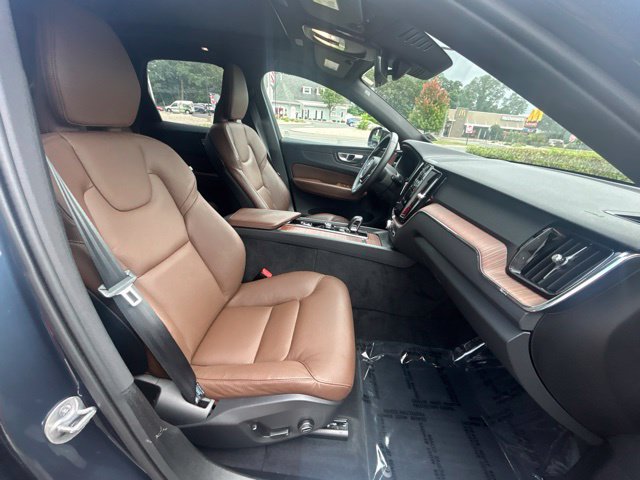 Certified 2025 Volvo XC60 B5 Plus w/ Climate Package AWD/4WD image 15