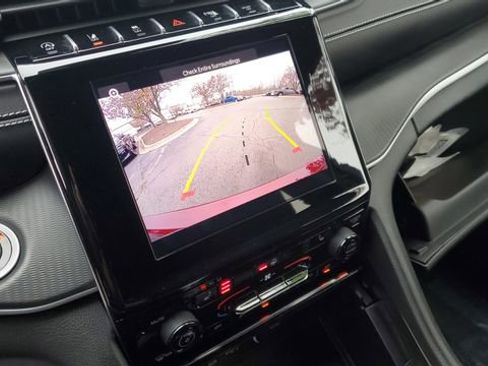 Certified 2024 Jeep Grand Cherokee L Laredo image 15