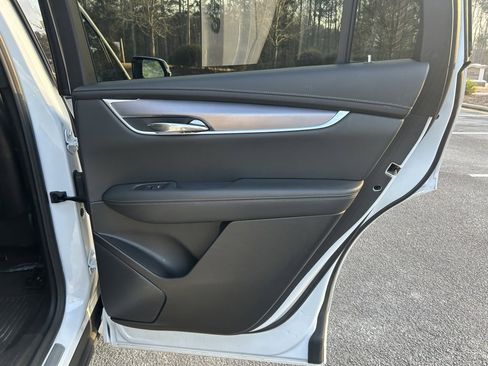 Used 2025 Cadillac XT6 Luxury image 59