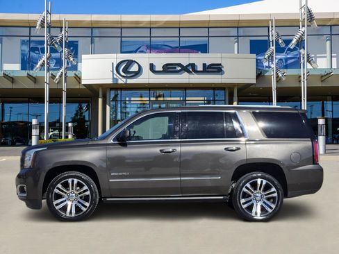 Used 2019 GMC Yukon Denali w/ Denali Ultimate Package image 3