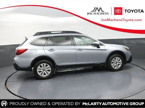 Used 2018 Subaru Outback 2.5i Premium image 8