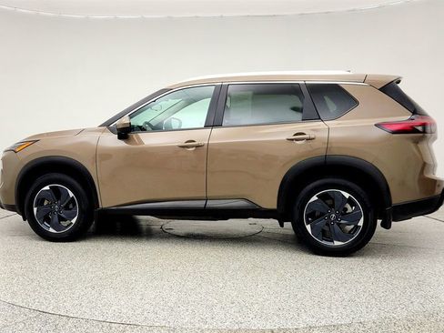 Used 2024 Nissan Rogue SV w/ SV Premium Package FWD image 8