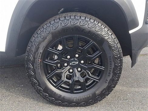 Certified 2024 Chevrolet Colorado Trail Boss w/ Safety Package image 8