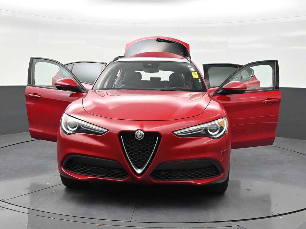 Used 2022 Alfa Romeo Stelvio Ti w/ Active Assist Plus Package AWD/4WD image 32