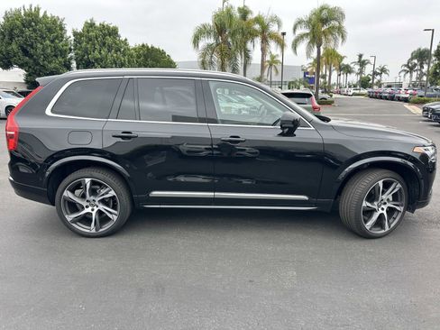 Certified 2024 Volvo XC90 B6 Ultimate w/ Lounge Package image 3