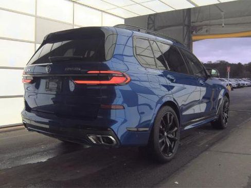 Used 2025 BMW X7 M60i w/ Executive Package image 3