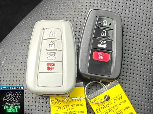 Used 2021 Toyota Avalon XSE w/ Carpet Mat Package (TMS) FWD image 14