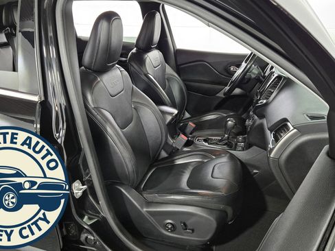 Used 2020 Jeep Cherokee Limited image 44