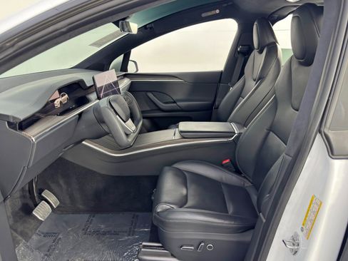 Used 2022 Tesla Model X image 16