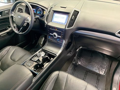 Used 2019 Ford Edge Titanium w/ Equipment Group 301A FWD image 11