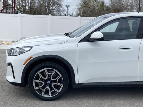 Used 2025 BMW X2 xDrive28i w/ Premium Package image 2