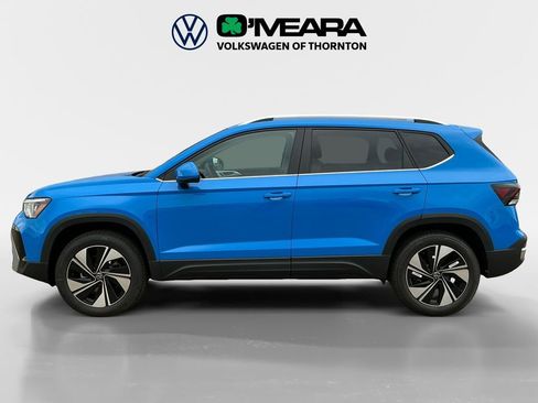 New 2025 Volkswagen Taos SE image 2