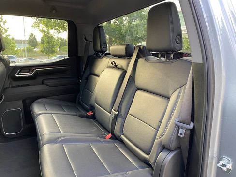 Used 2025 GMC Sierra 1500 SLT AWD/4WD image 23