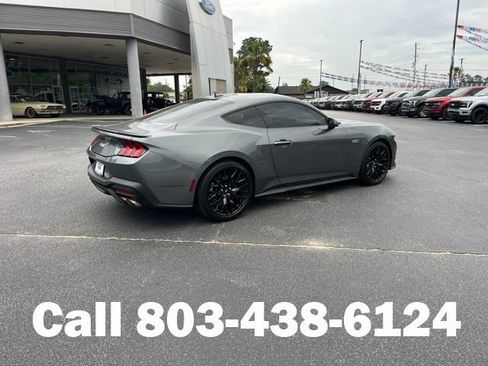 Used 2025 Ford Mustang GT Premium RWD image 3