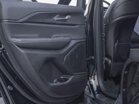 Used 2025 Jeep Grand Cherokee Altitude image 36