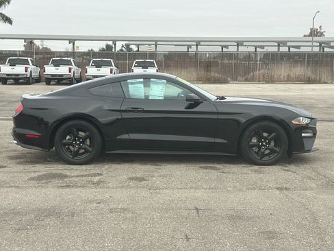 Certified 2018 Ford Mustang Coupe image 3